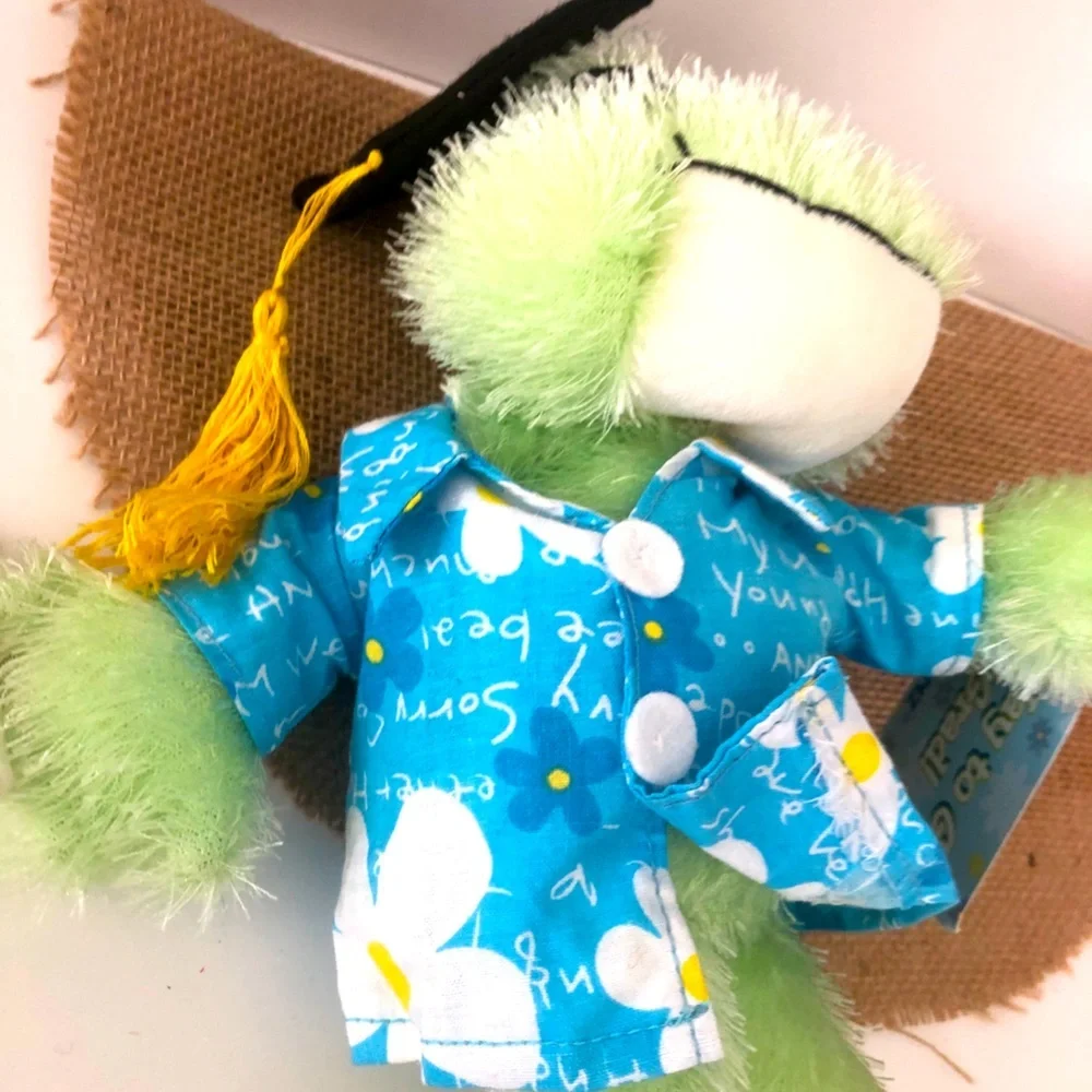 The GRAD FROG FOR THE LITTLE ONES DAY IN BEACH ATTIRE